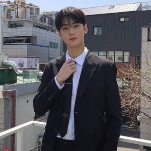 Fashion Network Design